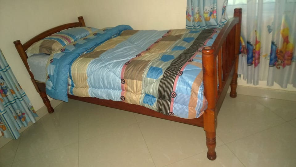 Twin Bed 2