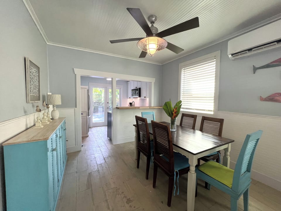 Dining area for six open to kitchen