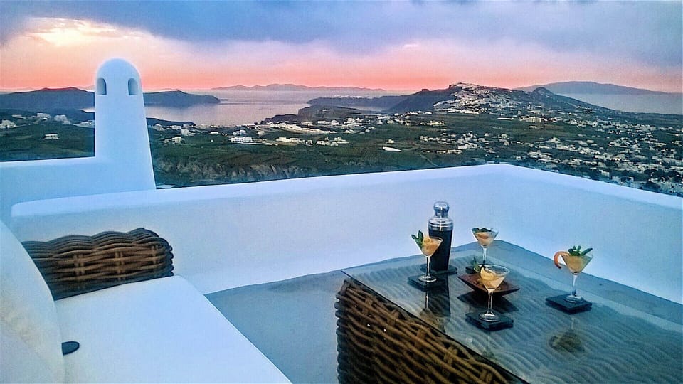Sprawling  terraces & magical Caldera sunsets (Upper terrace)