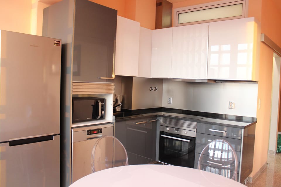 Kitchen fully equiped 