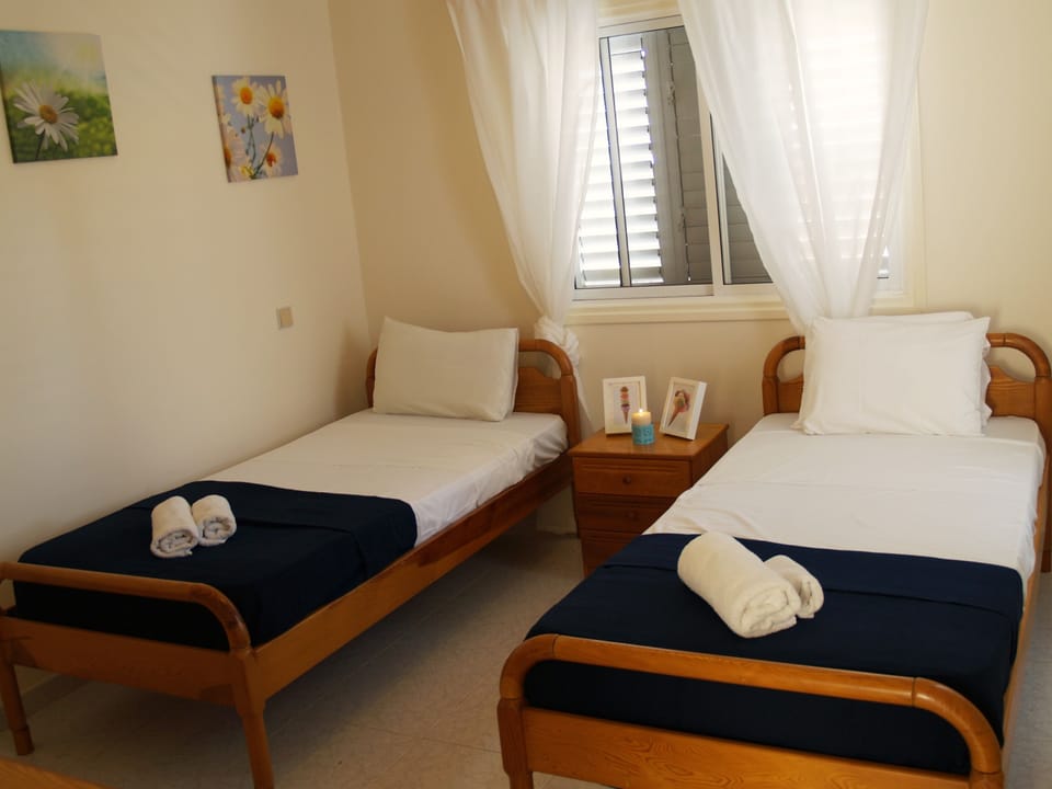 Bedroom with Single Beds
