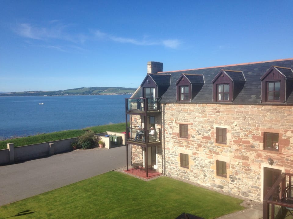 ground-floor, with easy access, not adapted for wheelchairs