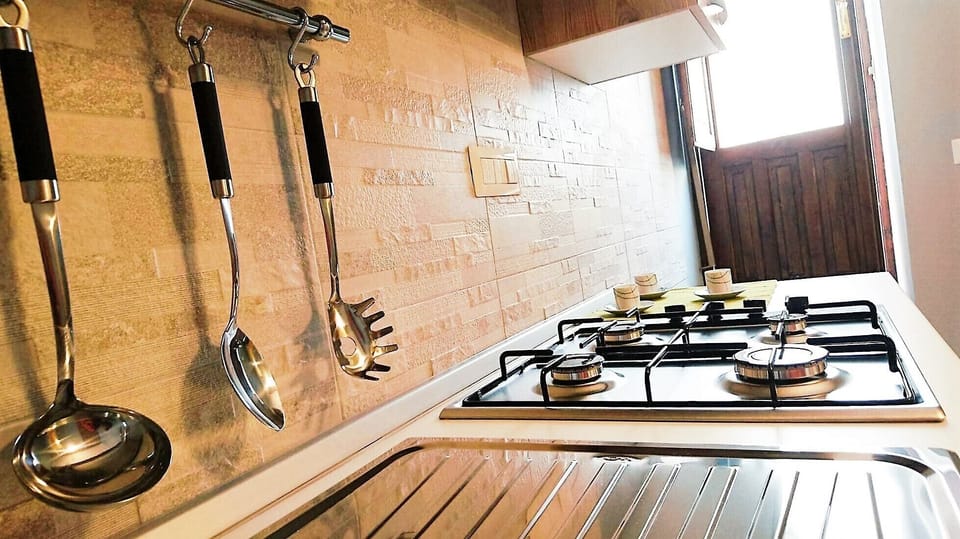 Ortigia Apartment: Fully equipped kitchen