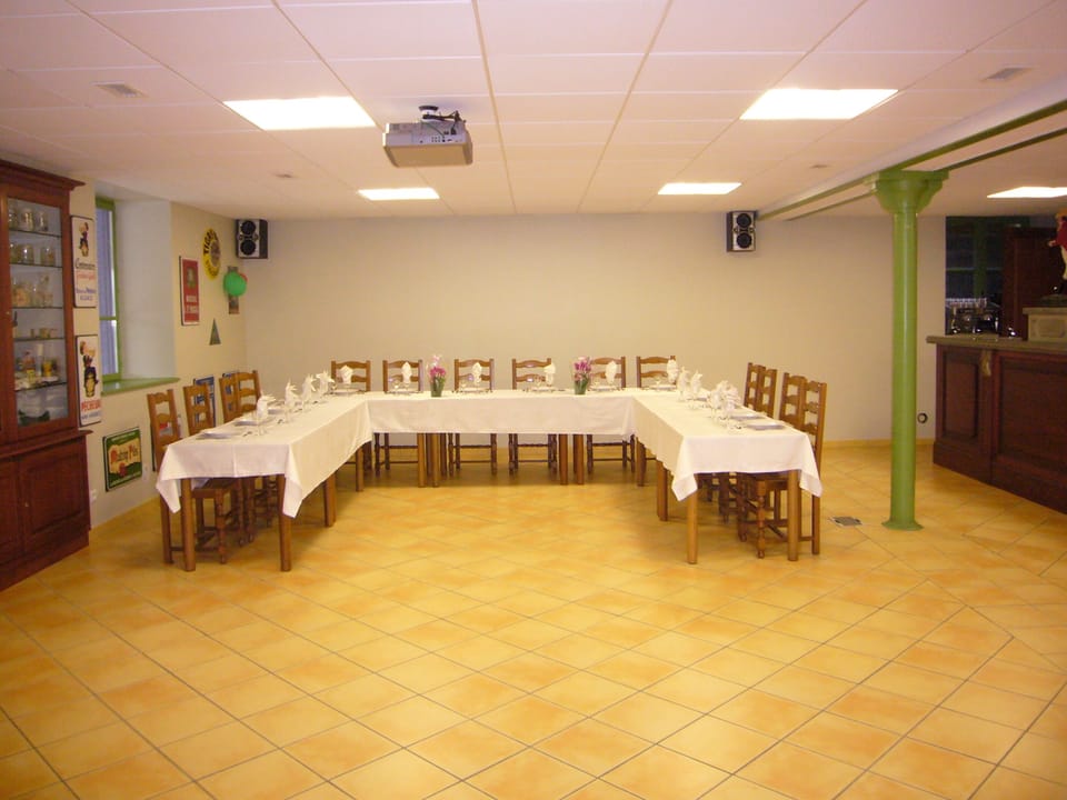 Meeting facility