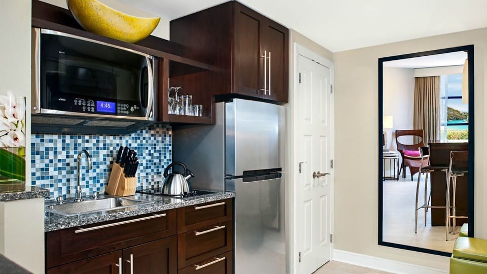 Decor may vary depending upon villa size, please ask.