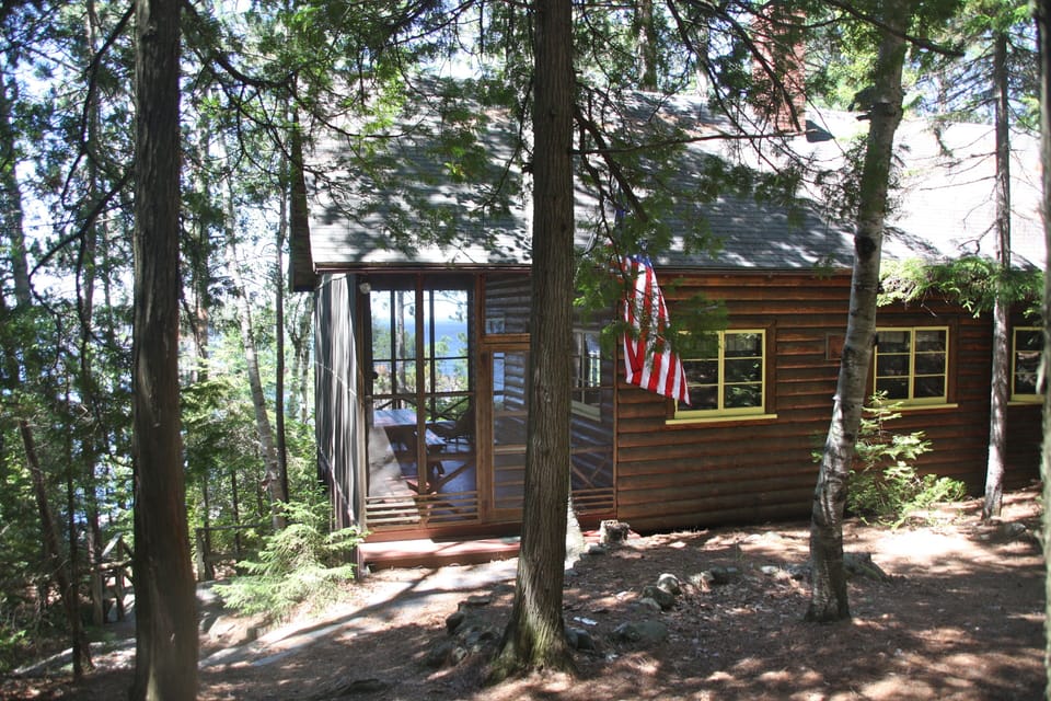 "Big" Cabin (3BR)