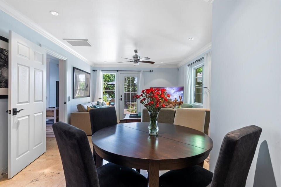 Kitchen Dine-in