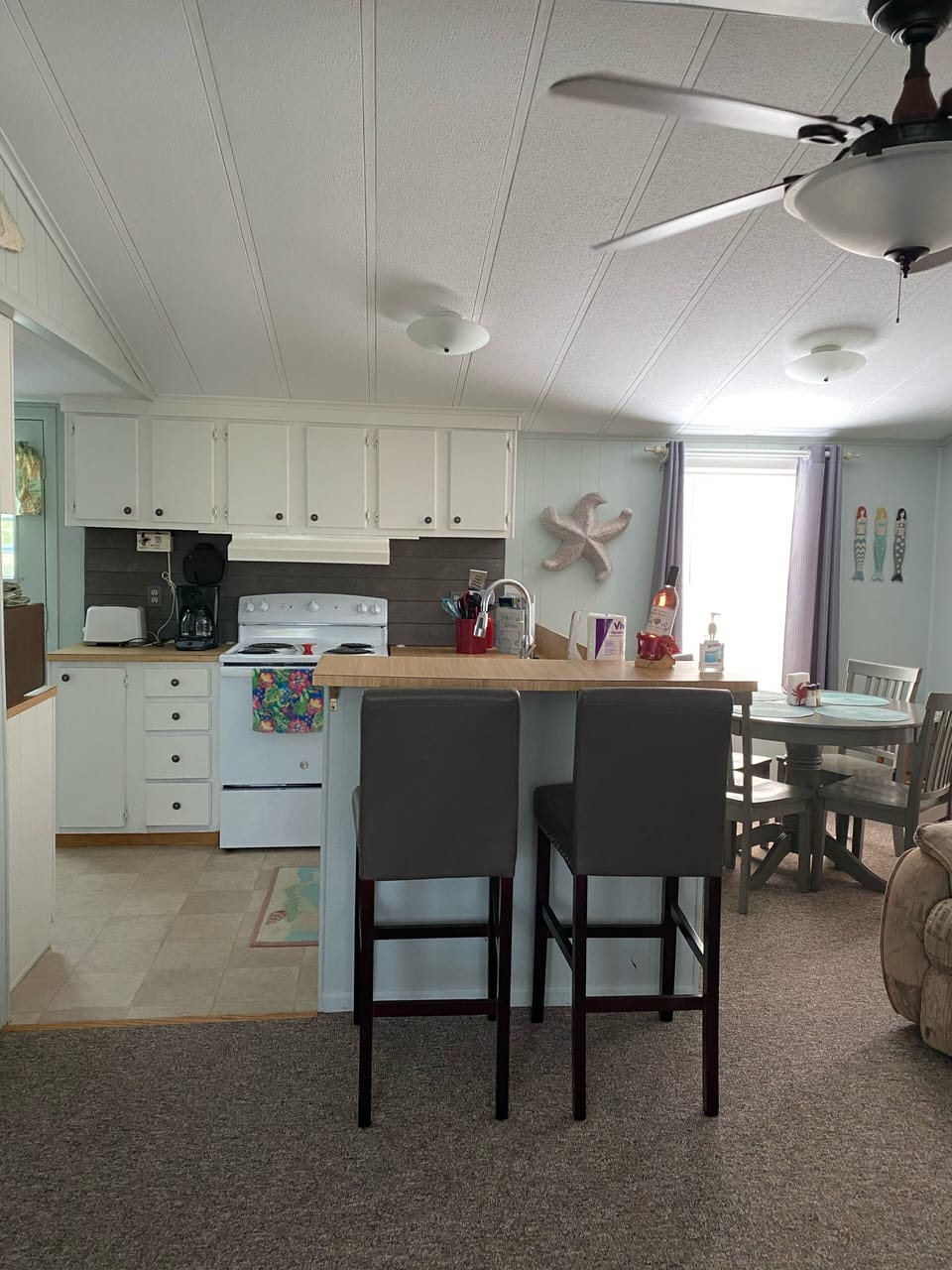 Kitchen and dining 