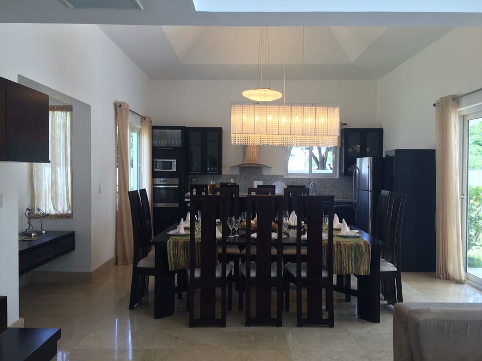 Dining area
