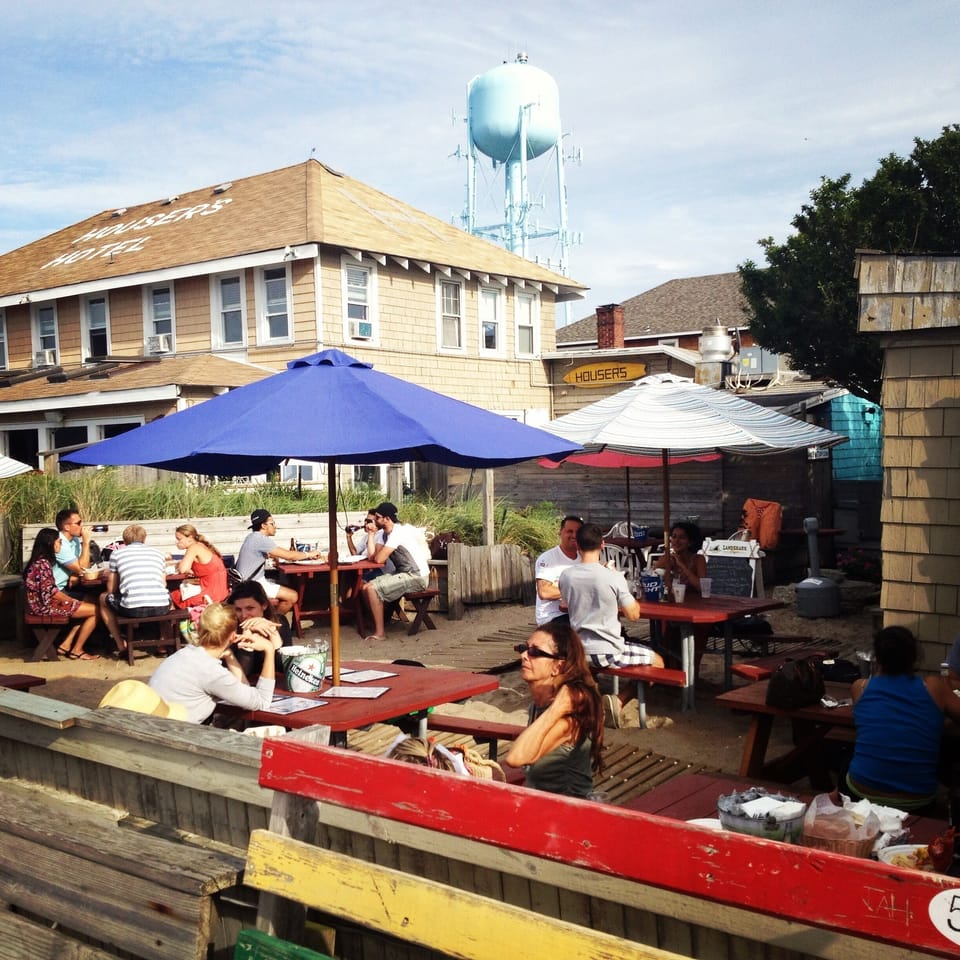 Housers Bar