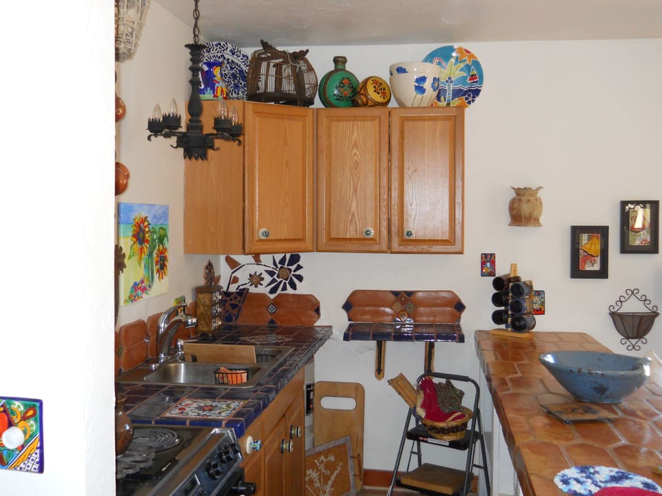 Talavera tile kitchen