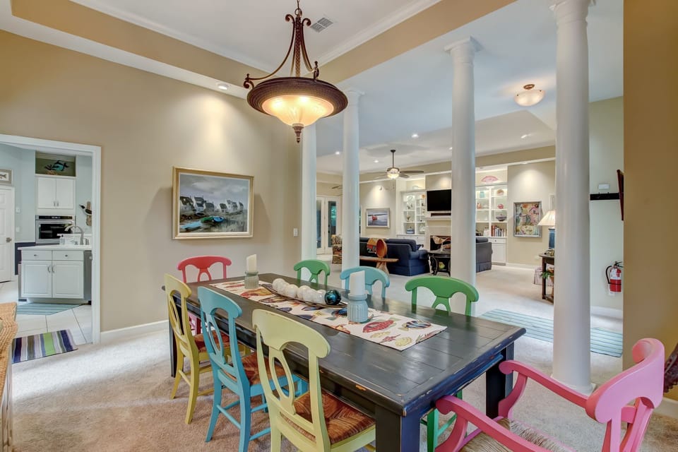 Dining room for eight