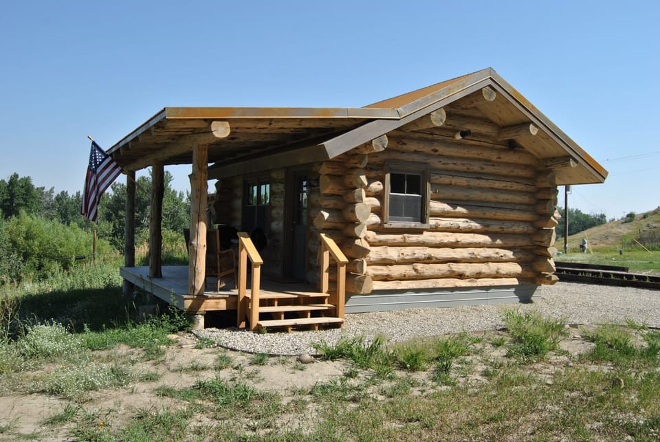 Authentic hand-hewn log cabin on the banks of Rock Creek