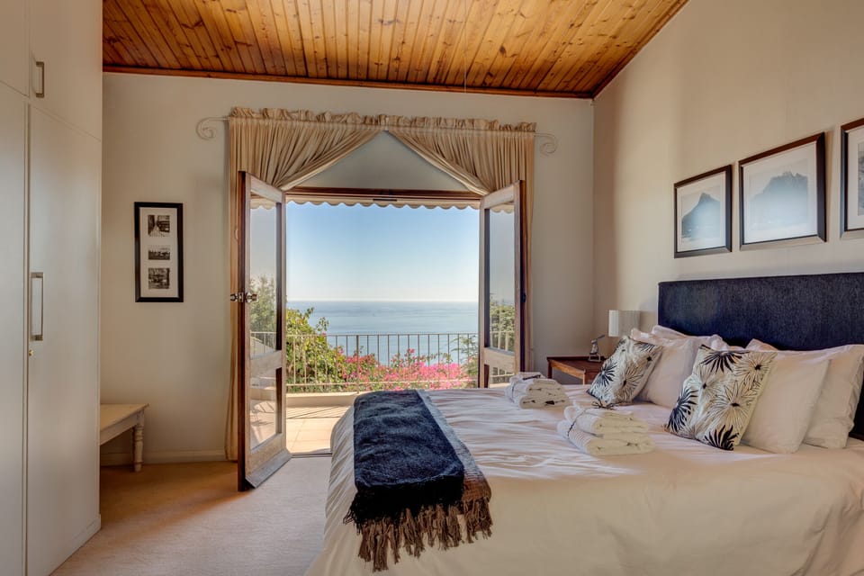 The main bedroom with sea views