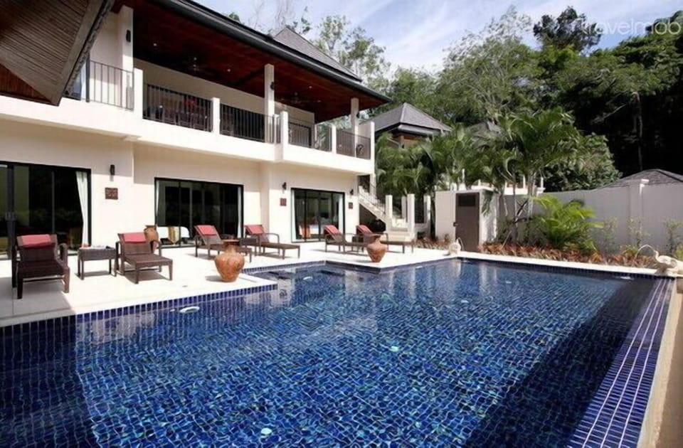 Stunning Opal Villa: 6 Bedroom