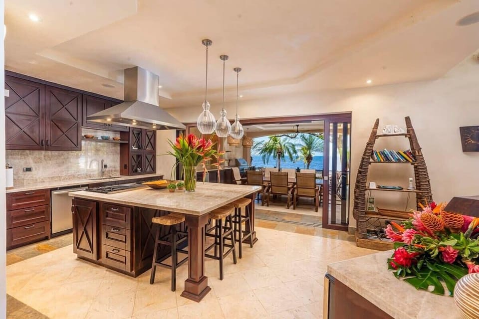 Spacious fully equipped kitchen