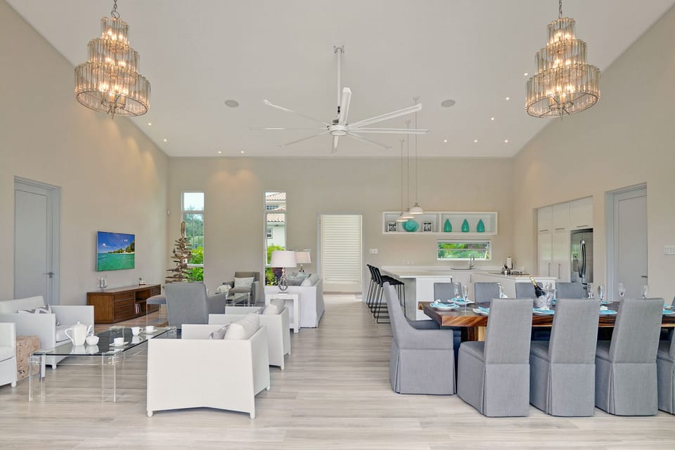 Large ceiling fan should the gentle trade winds not be enough..