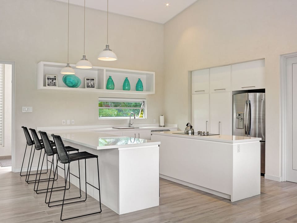 Kitchen area with breakfast bar