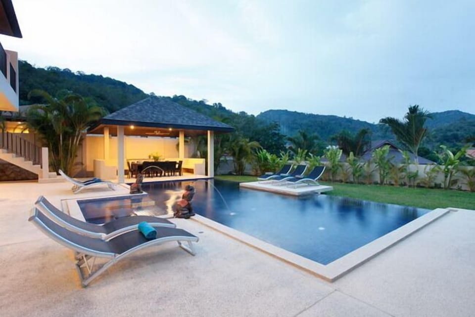 Jade Villa (7BR) Nai Harn, Phuket