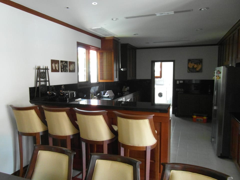 Kitchen & inside bar