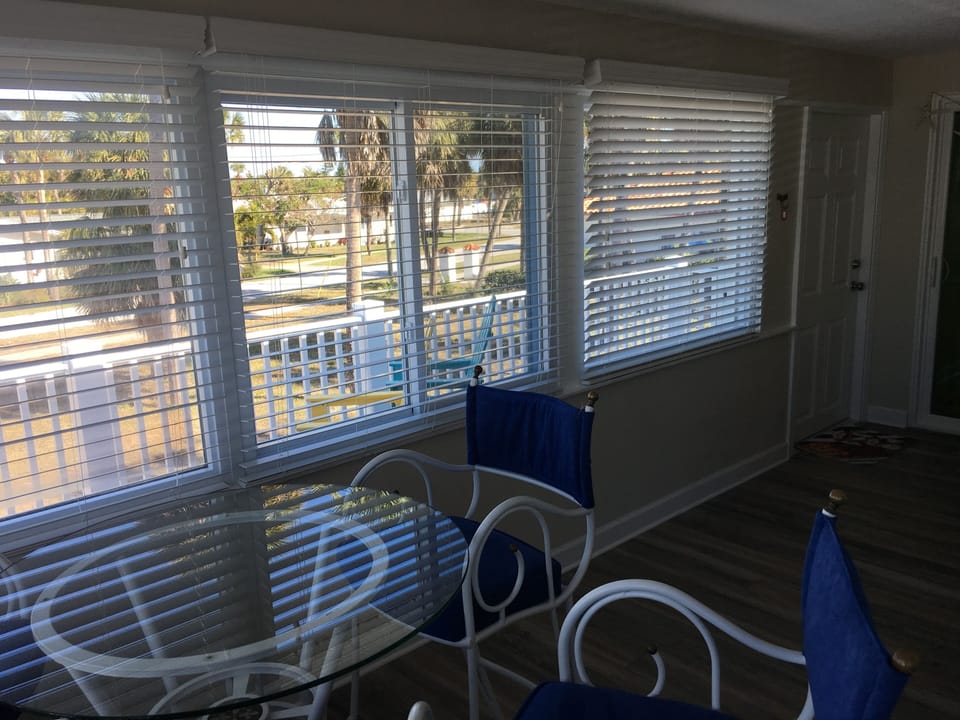 Door to 2nd level deck