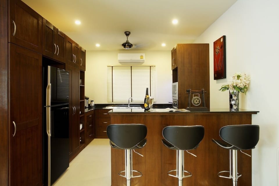 Fully Fitted Western Kitchen with all appliances