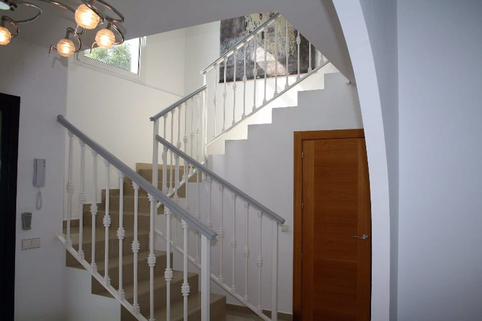 Large en-suite bathroom 