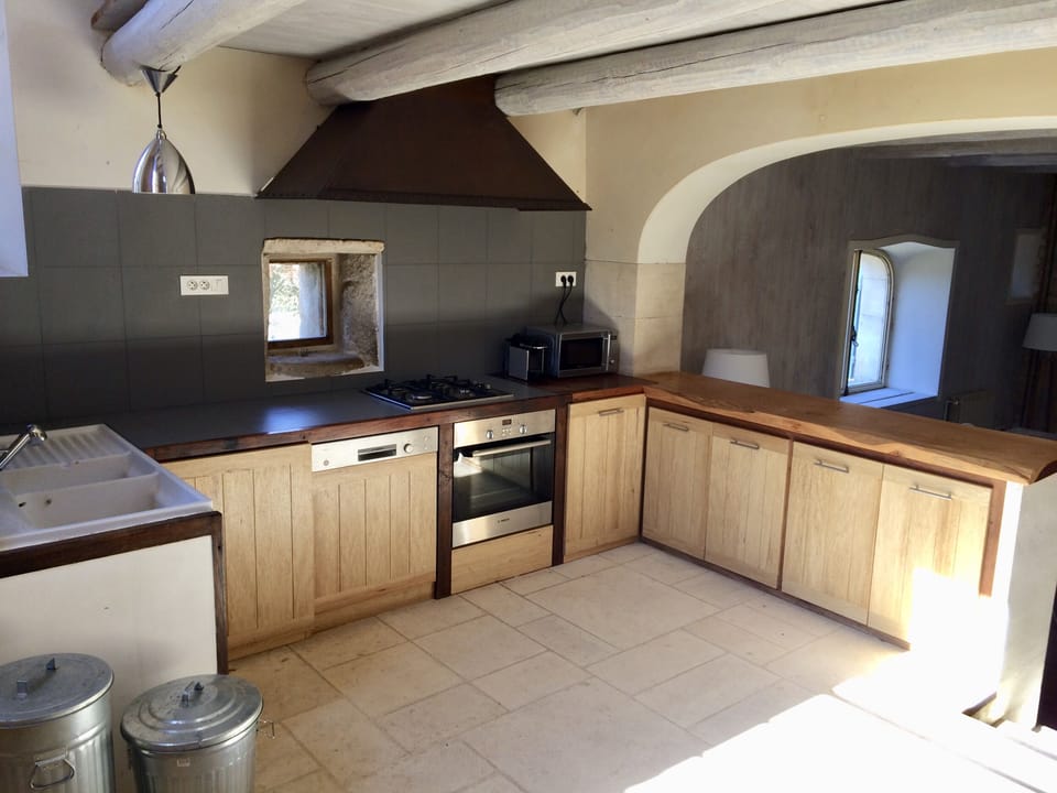 The kitchen, located between the summer and winter dining rooms