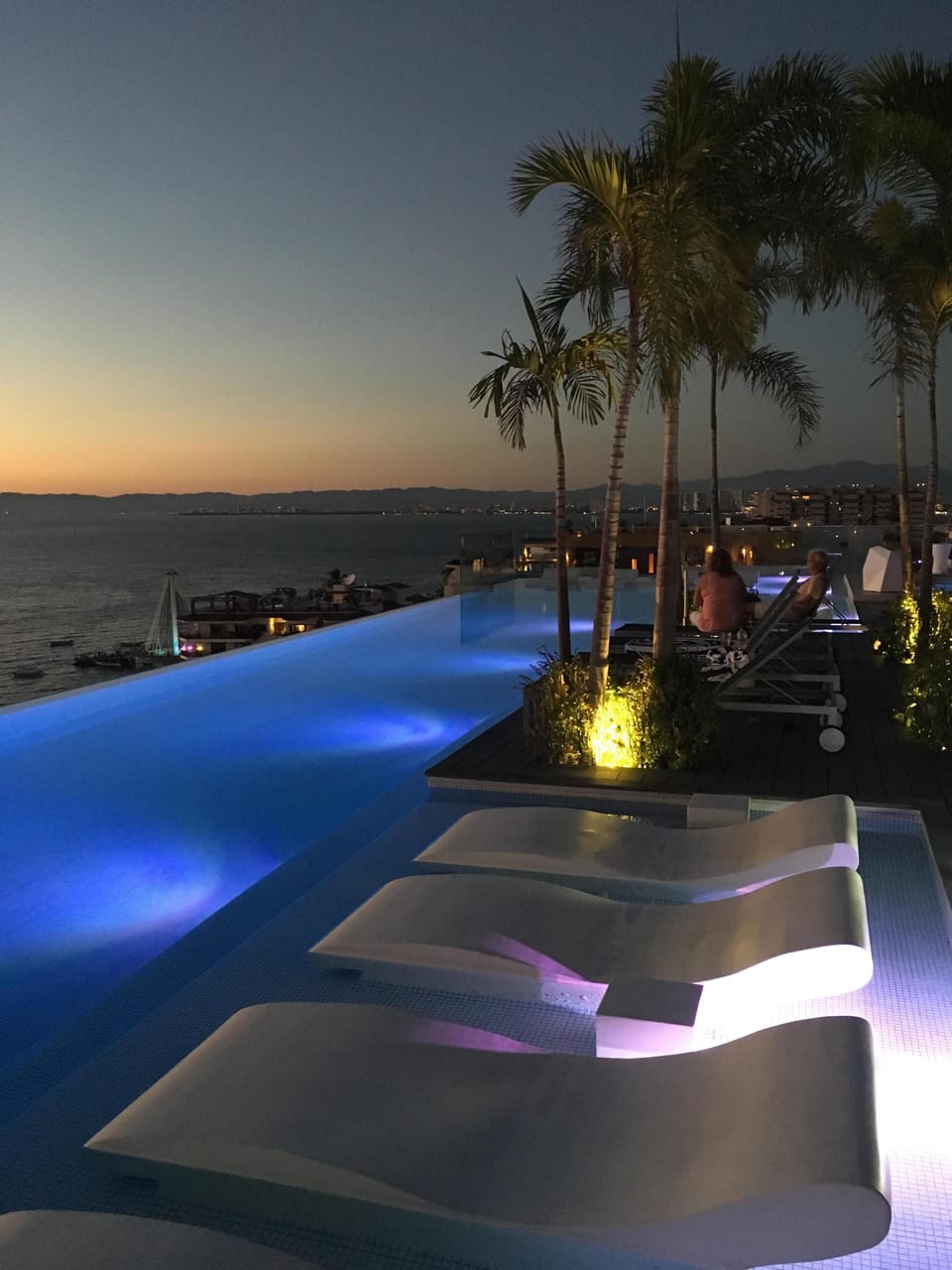 Roof top Terrace infinity pool
