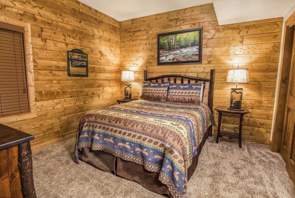 1st lower level queen bedroom