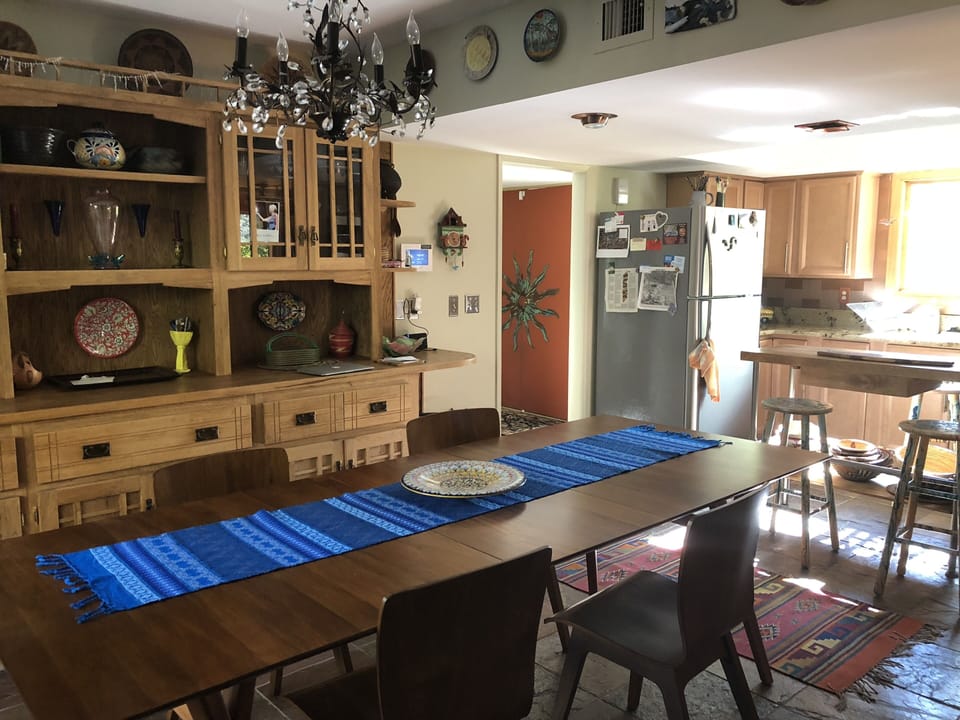 eat in kitchen
