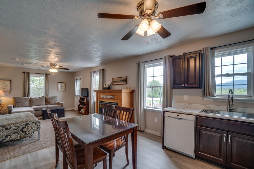 Kitchen/Dining