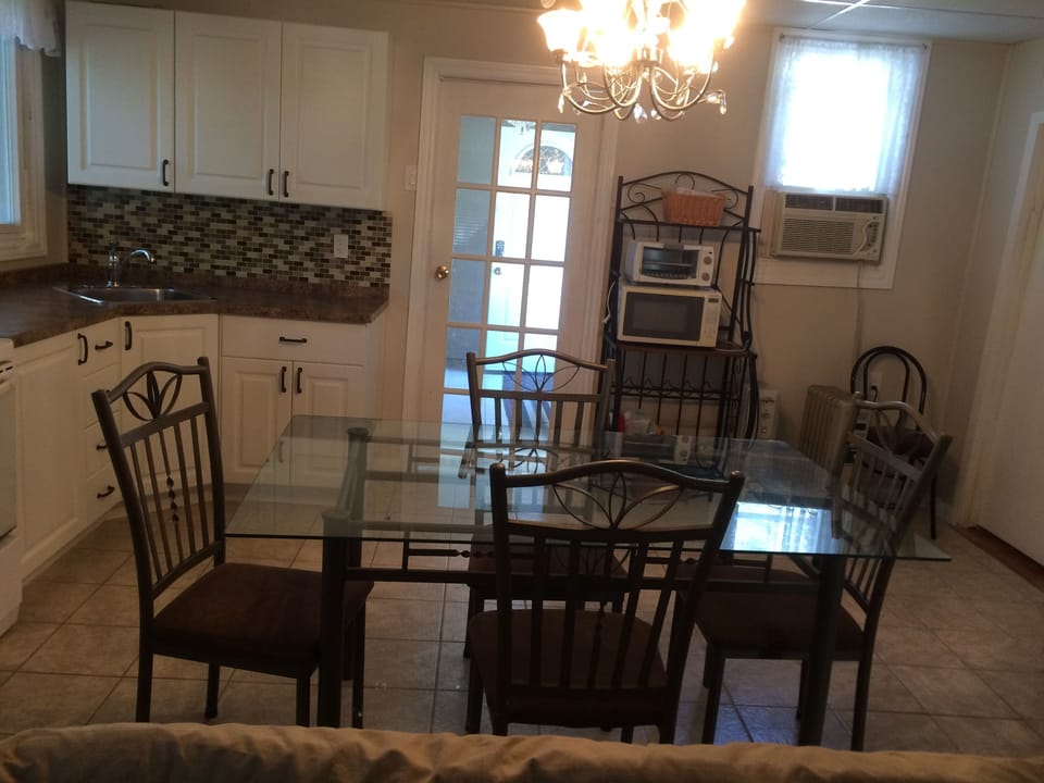 Kitchen and dining area open concept