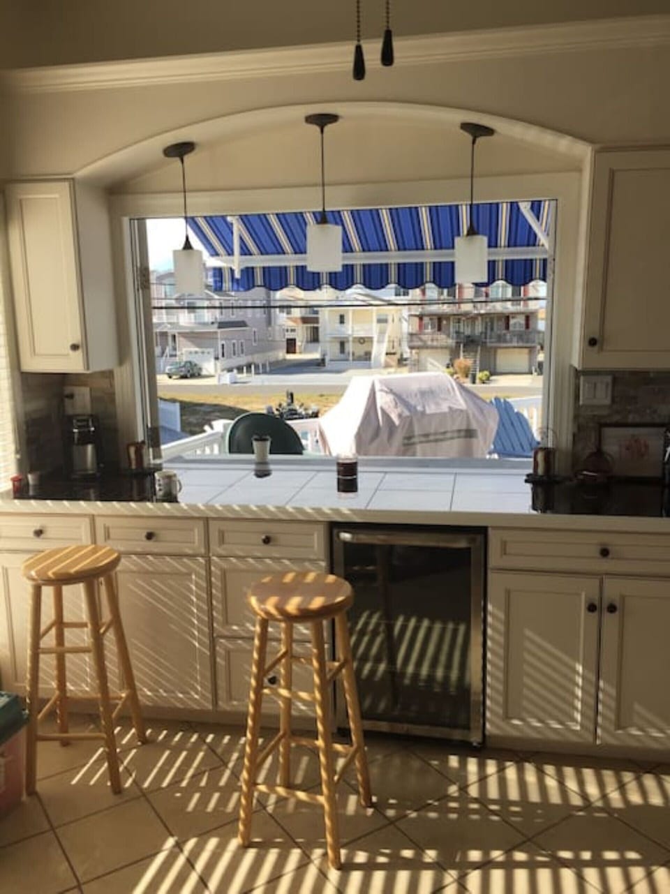 kitchen bar