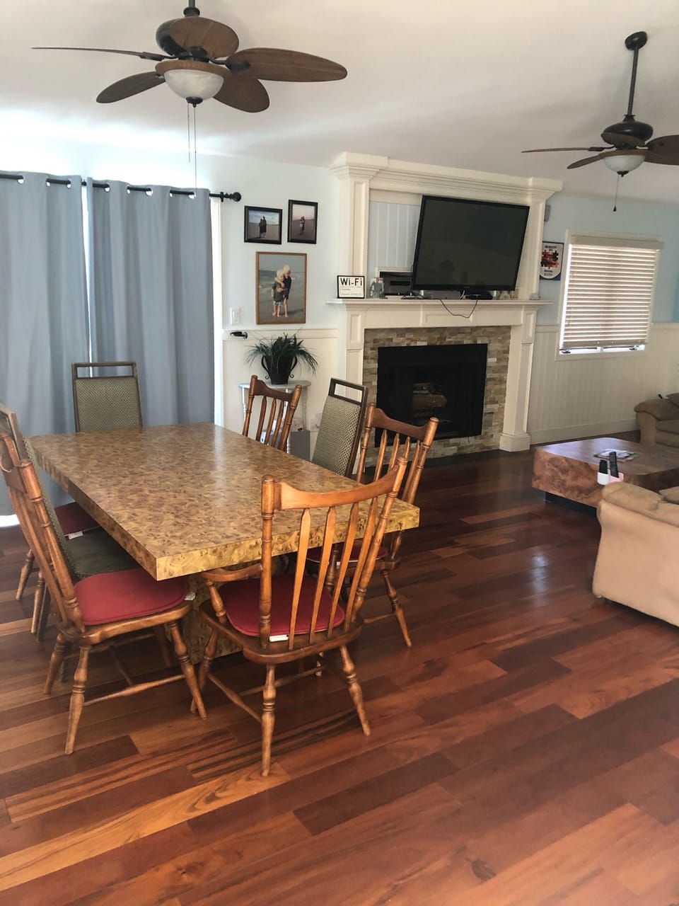 Upstairs dining area