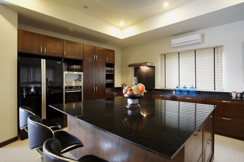 Large kitchen with all appliances and complete with cook to prepare delicious Thai meals