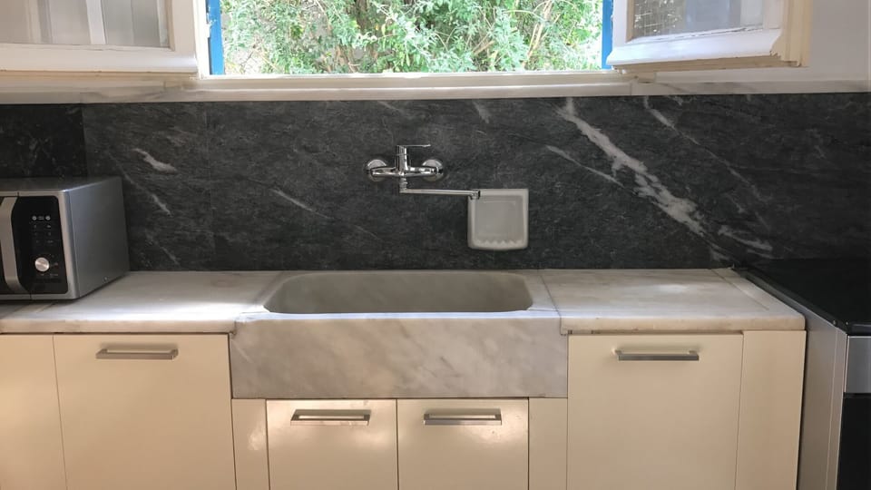 Kitchen, antique marble sink, new Bosch and Siemens appliances