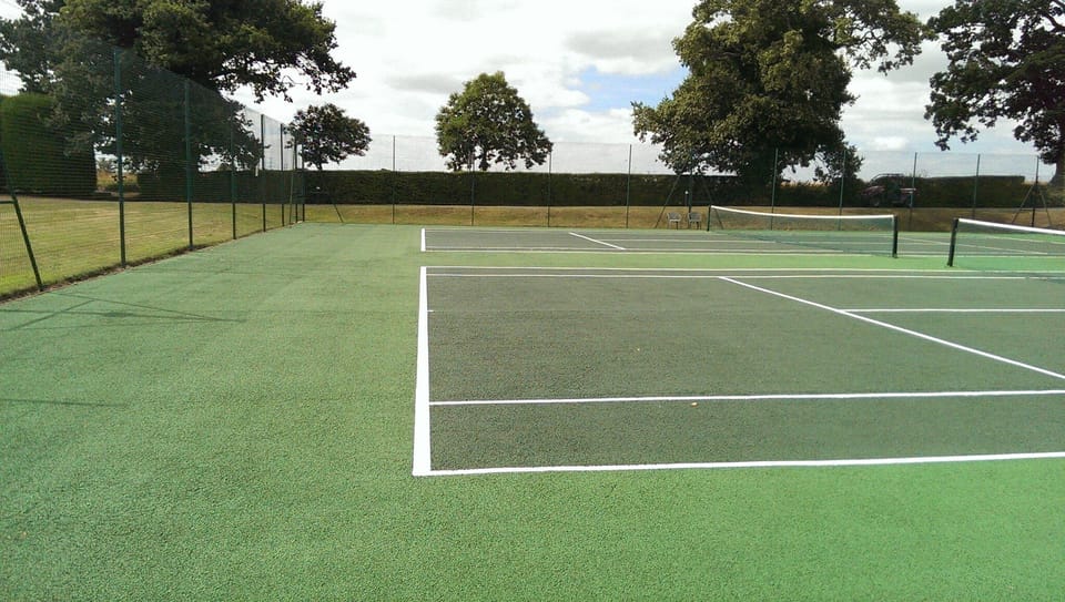 Tennis Court - Complementary use of Tennis & Squash courts with stay