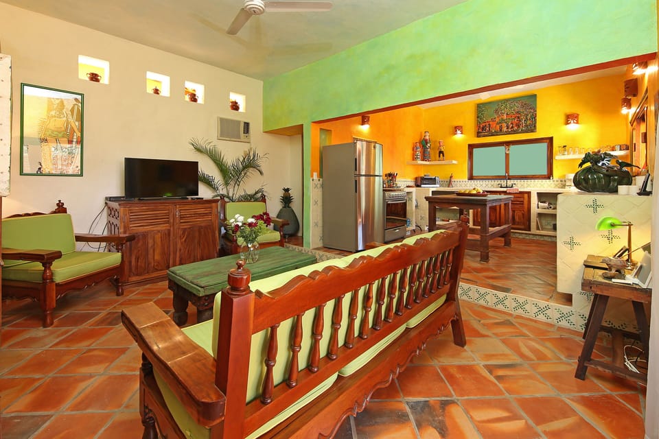 Living room & Kitchen