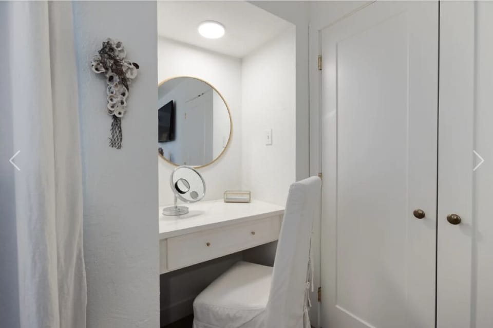 Makeup vanity in primary bedroom