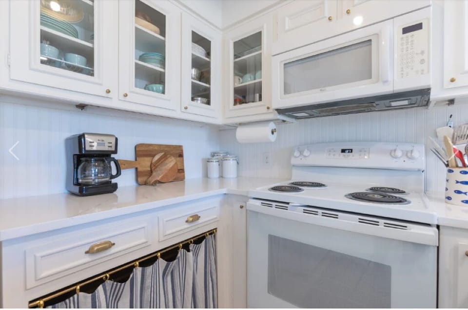 Fully stocked kitchen