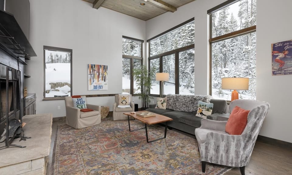 14 Claim Jumper living