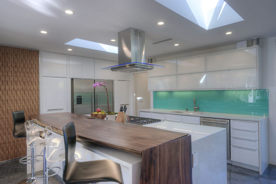 Kitchen bar is perfect