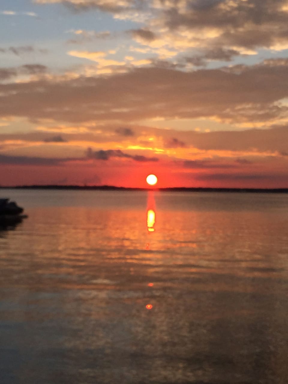 MAGNIFICENT SUNSETS AT THE BAY 4 BLOCKS WALKING DISTANCE FROM HOUSE