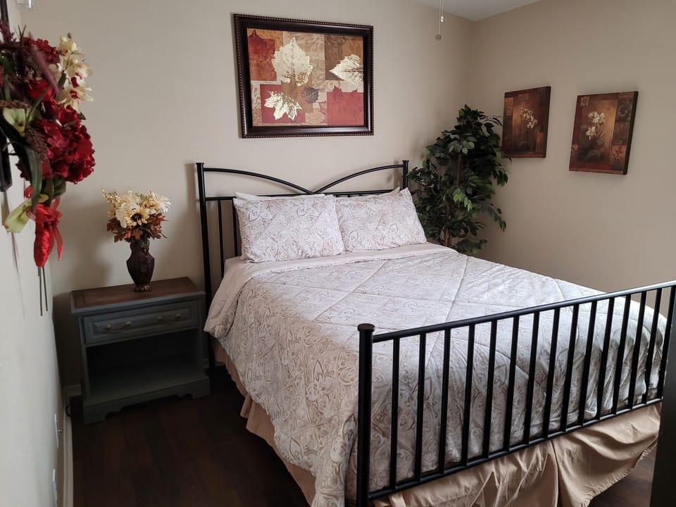 3rd Bedroom-Queen size bed