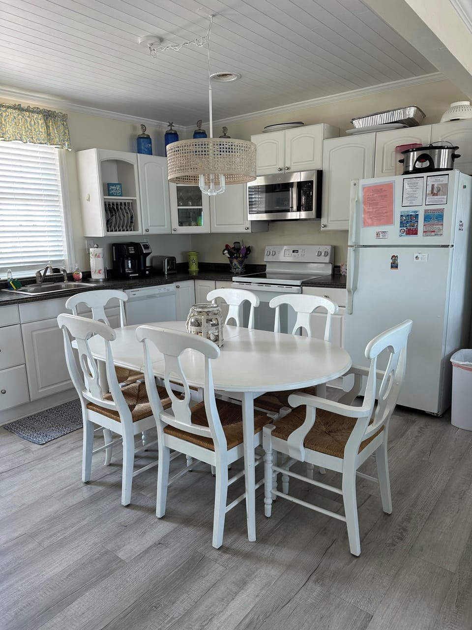 Kitchen/dining area