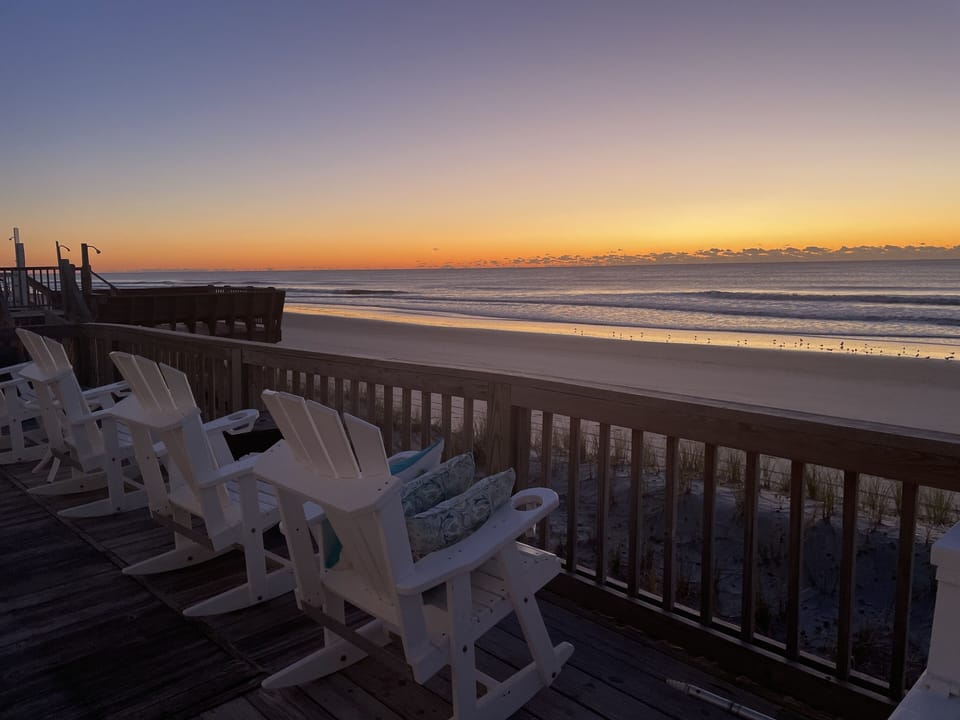 Good Morning, Surf City!