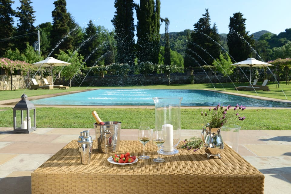 Pool fountains in the large hydro pool