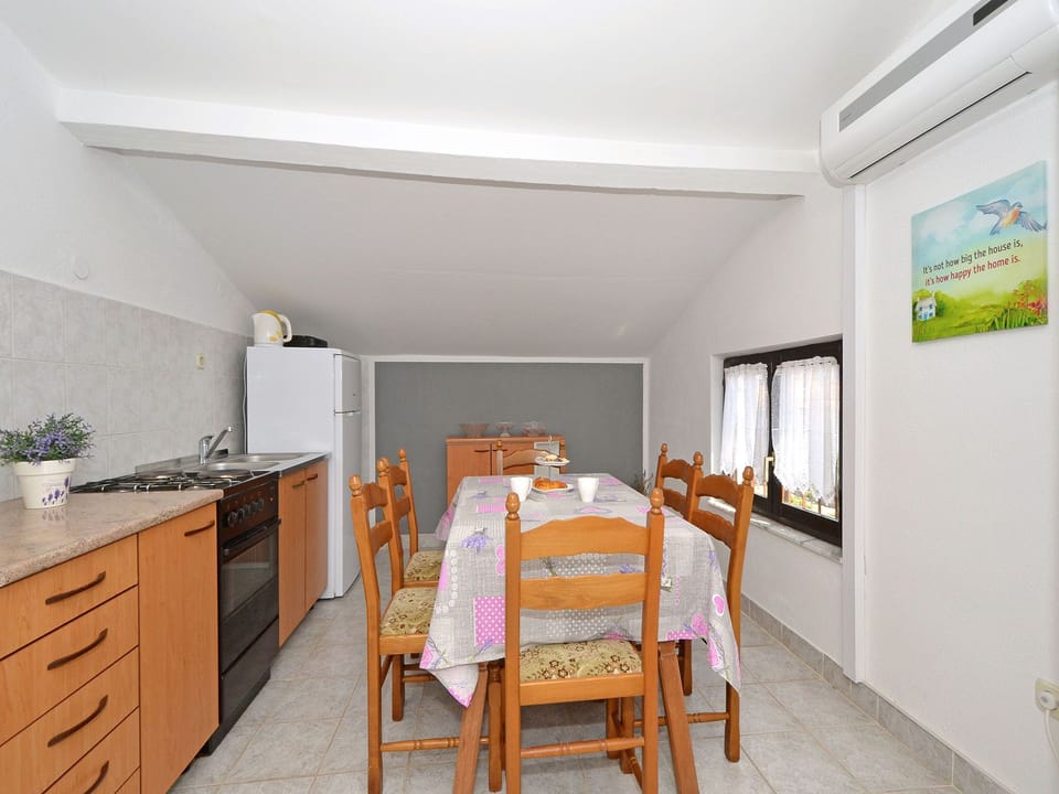 Kitchen/dining area