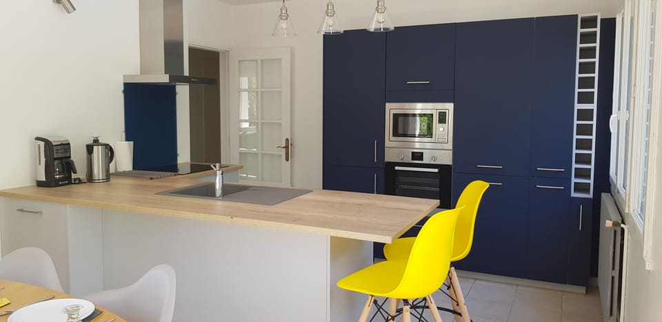Inside there's a brand new Mobalpa kitchen.